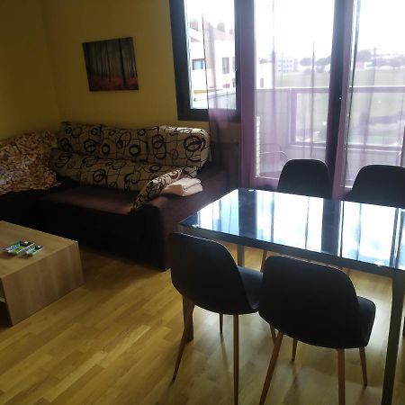 Apartamento Italia Piscina Aire Acondicionado Terraza Y Vistas Montana Ideal Para Mascotas Logrono Exterior photo