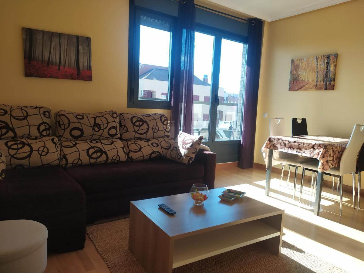 Apartamento Italia Piscina Aire Acondicionado Terraza Y Vistas Montana Ideal Para Mascotas Logrono Exterior photo